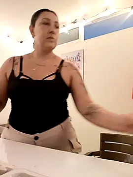 Snapshot of my-kitty chatting on December 16, 2025, 1:10 am my-kitty online show from December 16, 2025, 1:10 am