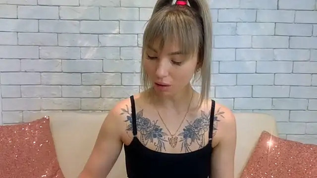 MiaMinx online show from January 30, 2025, 10:19 pm