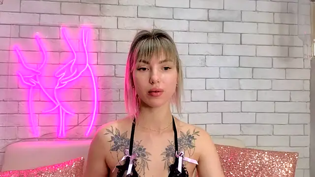 MiaMinx online show from January 27, 2025, 10:38 pm