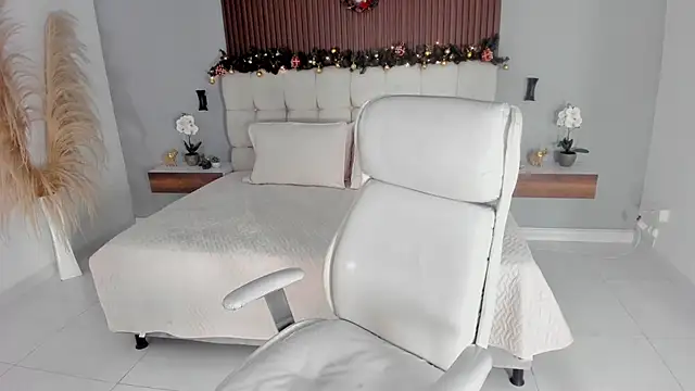 Snapshot of sofi_potter_ chatting on December 1, 2025, 4:52 pm sofi potter online show from December 1, 2025, 4:52 pm