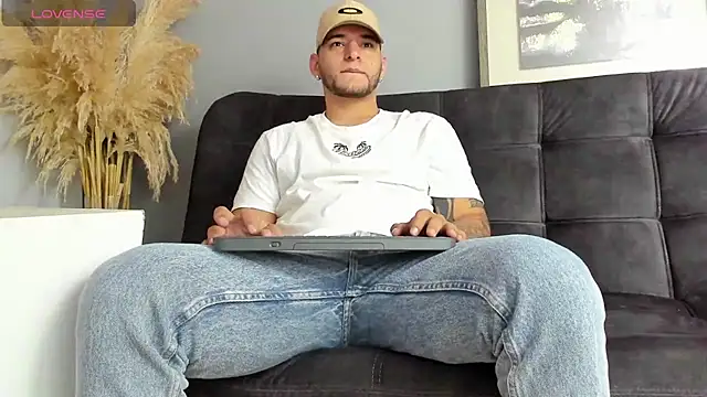 Snapshot of iandygrasso chatting on September 28, 2025, 12:56 pm iandygrasso online show from September 28, 2025, 12:56 pm