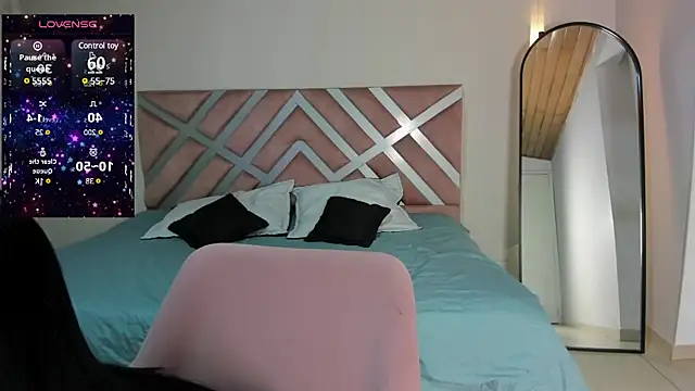 pamela anderson  online show from January 15, 2025, 3:43 am