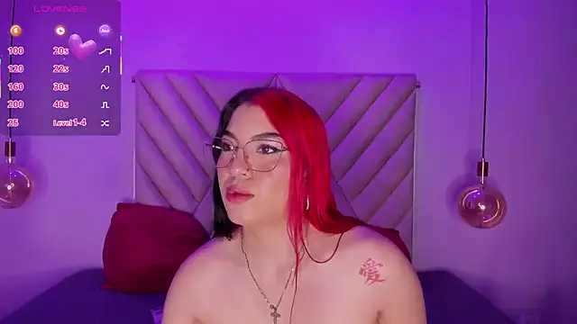 Snapshot of EmmaSwift_ chatting on October 6, 2025, 2:57 am EmmaSwift online show from October 6, 2025, 2:57 am