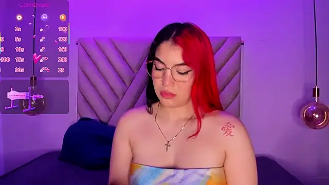 Snapshot of EmmaSwift_ chatting on October 13, 2025, 2:57 am EmmaSwift online show from October 13, 2025, 2:57 am