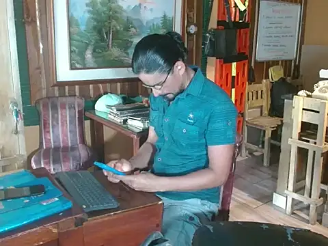Snapshot of Dr_Pocholate84 chatting on May 19, 2026, 8:05 pm Dr Pocholate84 online show from May 19, 2026, 8:05 pm