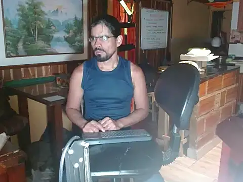 Snapshot of Dr_Pocholate84 chatting on May 15, 2026, 11:47 pm Dr Pocholate84 online show from May 15, 2026, 11:47 pm