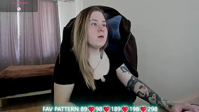 Snapshot of Olivia_Munk chatting on March 19, 2025, 6:46 am Olivia Munk online show from March 19, 2025, 6:46 am