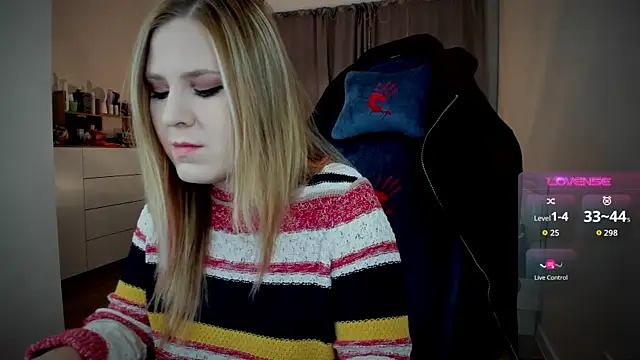 Snapshot of Olivia_Munk chatting on September 23, 2025, 4:30 am Olivia Munk online show from September 23, 2025, 4:30 am