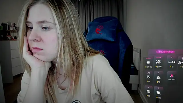 Snapshot of Olivia_Munk chatting on September 25, 2025, 7:36 am Olivia Munk online show from September 25, 2025, 7:36 am