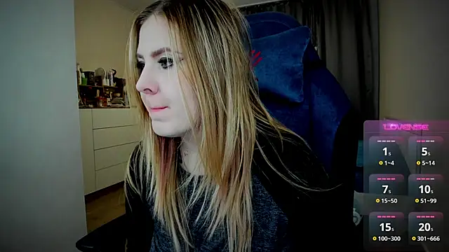 Snapshot of Olivia_Munk chatting on October 11, 2025, 4:24 am Olivia Munk online show from October 11, 2025, 4:24 am