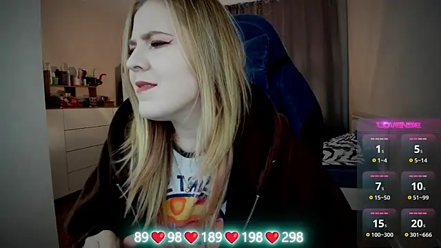 Snapshot of Olivia_Munk chatting on September 21, 2025, 4:28 am Olivia Munk online show from September 21, 2025, 4:28 am