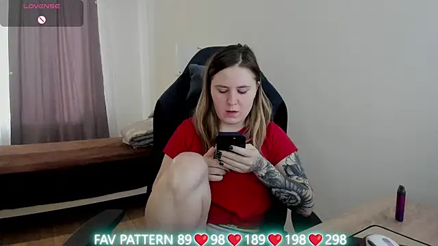 Snapshot of Olivia_Munk chatting on March 14, 2025, 7:04 am Olivia Munk online show from March 14, 2025, 7:04 am