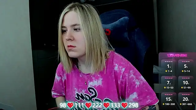 Olivia Munk online show from March 29, 2026, 3:19 am