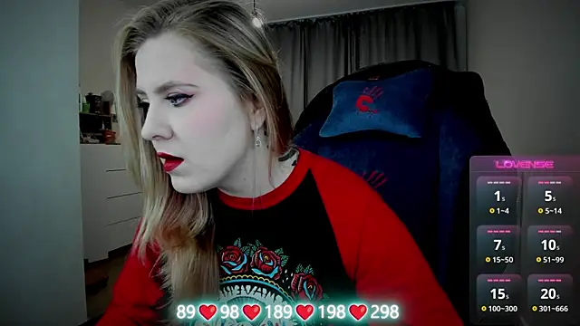 Snapshot of Olivia_Munk chatting on October 3, 2025, 4:47 am Olivia Munk online show from October 3, 2025, 4:47 am