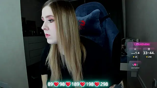 Snapshot of Olivia_Munk chatting on February 10, 2026, 4:44 am Olivia Munk online show from February 10, 2026, 4:44 am