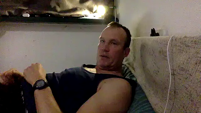 Snapshot of dlvis12 chatting on December 2, 2025, 8:21 pm dlvis12 online show from December 2, 2025, 8:21 pm