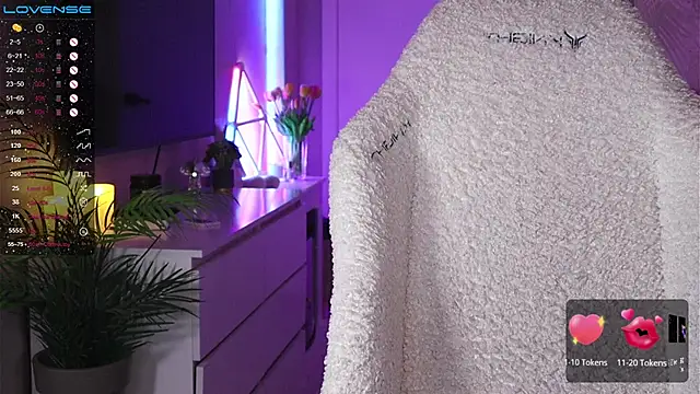 Snapshot of Break-me-Shake-me chatting on March 28, 2026, 3:40 am Break-me-Shake-me online show from March 28, 2026, 3:40 am