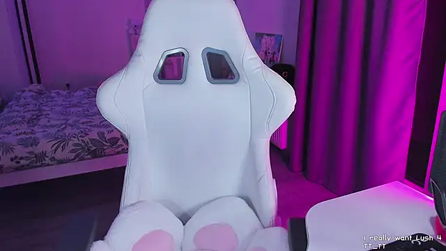 Snapshot of Yumi_Youkai chatting on February 21, 2025, 5:09 pm Yumi Youkai online show from February 21, 2025, 5:09 pm