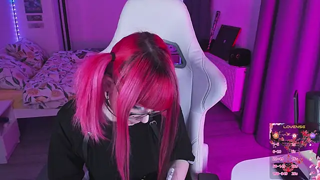 Yumi Youkai online show from December 19, 2025, 2:26 am