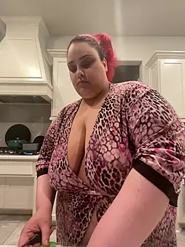 Snapshot of bbwredhead chatting on April 26, 2026, 3:15 am bbwredhead online show from April 26, 2026, 3:15 am