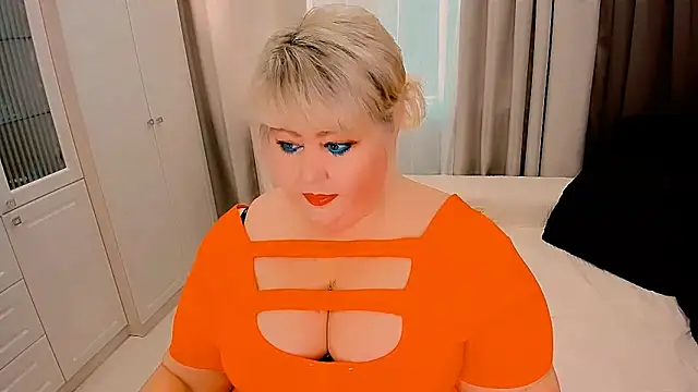 Snapshot of BIGTITSBBW chatting on November 15, 2025, 9:46 am BIGTITSBBW online show from November 15, 2025, 9:46 am