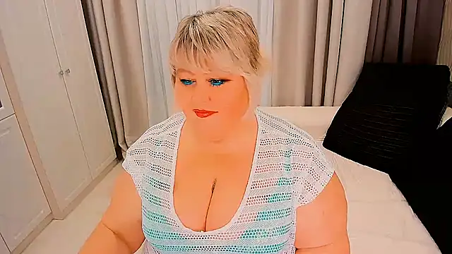 Snapshot of BIGTITSBBW chatting on October 22, 2025, 7:02 pm BIGTITSBBW online show from October 22, 2025, 7:02 pm