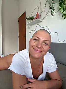 PaulinaSchubert1 online show from April 11, 2026, 1:37 pm