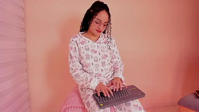 Snapshot of DAHLIA_BROWNIE chatting on November 8, 2025, 7:23 am DAHLIA BROWNIE online show from November 8, 2025, 7:23 am