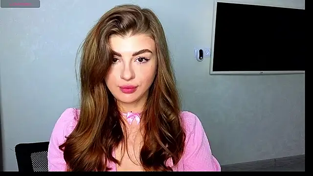  comefeelme  online show from March 8, 2025, 4:12 am