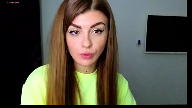  comefeelme  online show from March 12, 2025, 4:02 pm