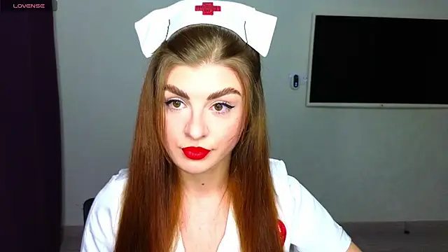  comefeelme  online show from February 17, 2025, 9:32 pm