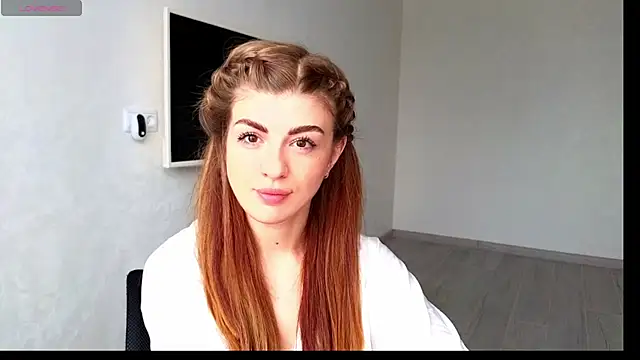  comefeelme  online show from March 10, 2025, 7:33 am