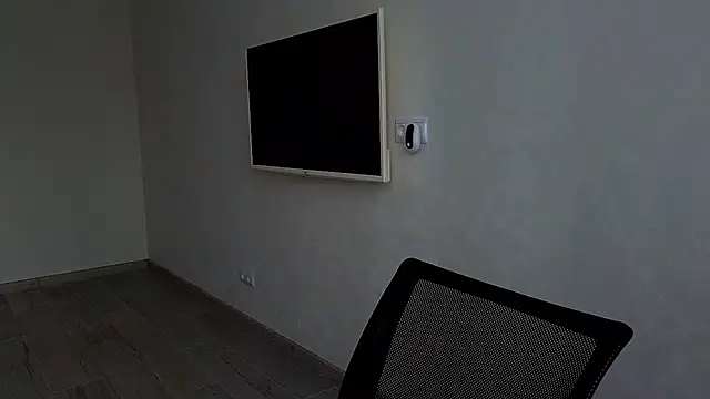  comefeelme  online show from March 10, 2025, 11:01 am