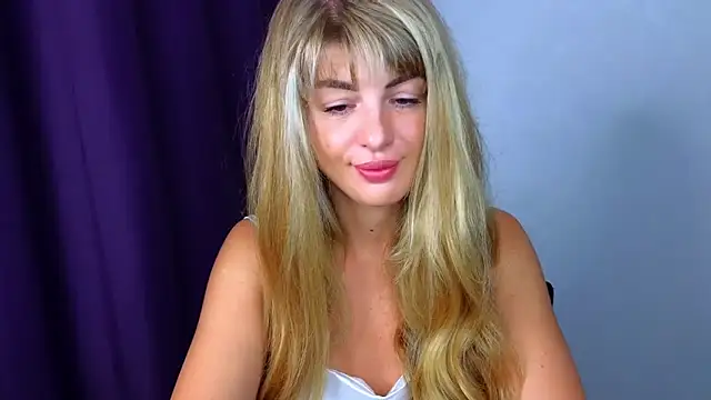  comefeelme  online show from September 29, 2025, 5:14 am