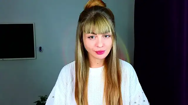  comefeelme  online show from November 21, 2025, 5:45 pm