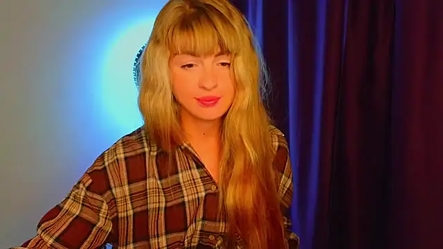  comefeelme  online show from December 15, 2025, 3:29 pm