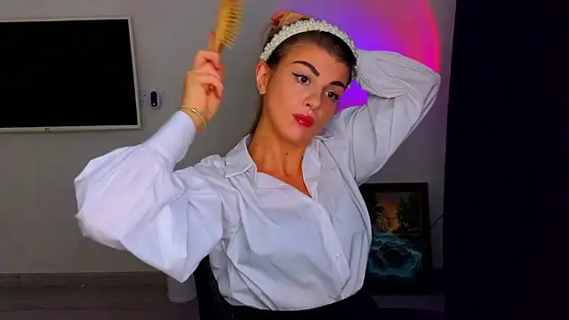  comefeelme  online show from November 3, 2025, 5:38 pm