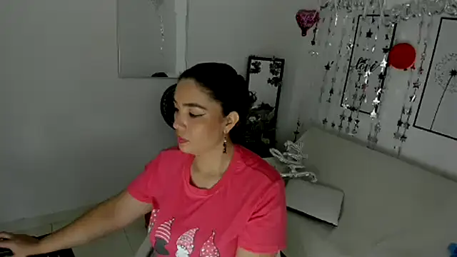 THOMPSON CRISTAL online show from March 2, 2025, 12:47 pm