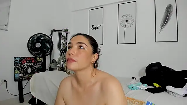 THOMPSON CRISTAL online show from February 13, 2025, 4:17 pm