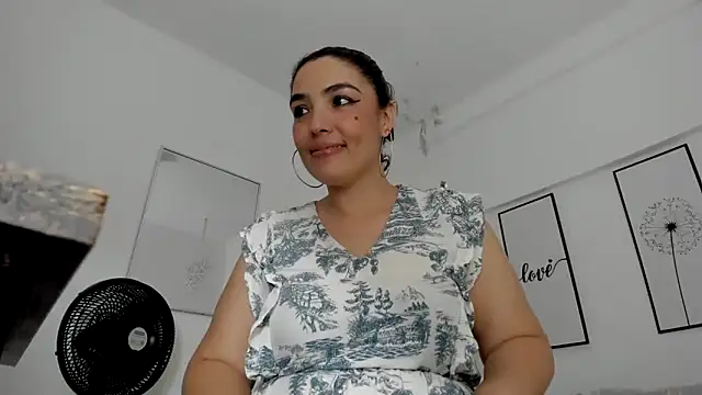 THOMPSON CRISTAL online show from February 21, 2025, 1:00 pm