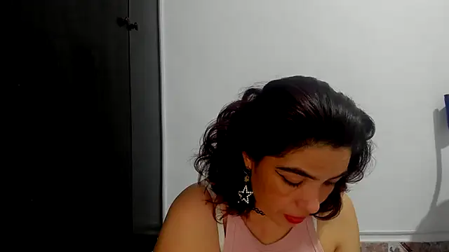 THOMPSON CRISTAL online show from January 28, 2025, 9:08 pm