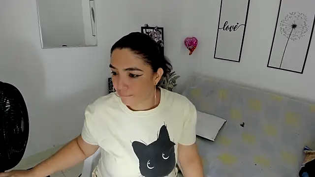 THOMPSON CRISTAL online show from February 19, 2025, 1:06 pm