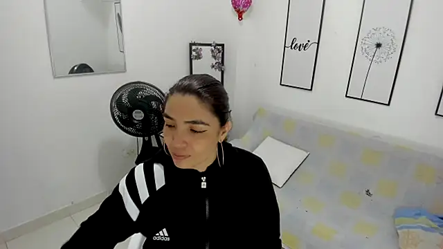 THOMPSON CRISTAL online show from March 6, 2025, 12:52 pm