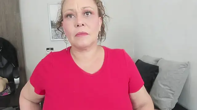 Snapshot of Cheryl_JONES chatting on January 11, 2026, 6:48 pm Cheryl JONES online show from January 11, 2026, 6:48 pm