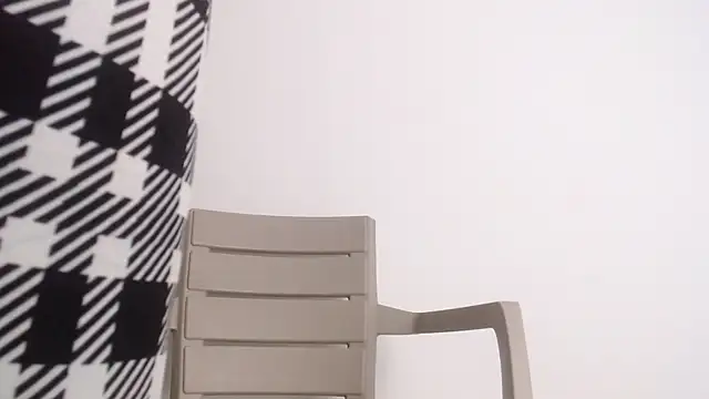 drake brwon 23 online show from December 17, 2025, 5:01 am