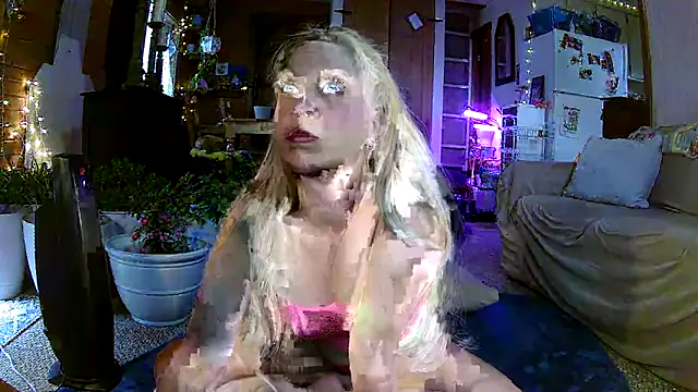Snapshot of lyra_rose chatting on April 27, 2026, 6:39 pm lyra rose online show from April 27, 2026, 6:39 pm