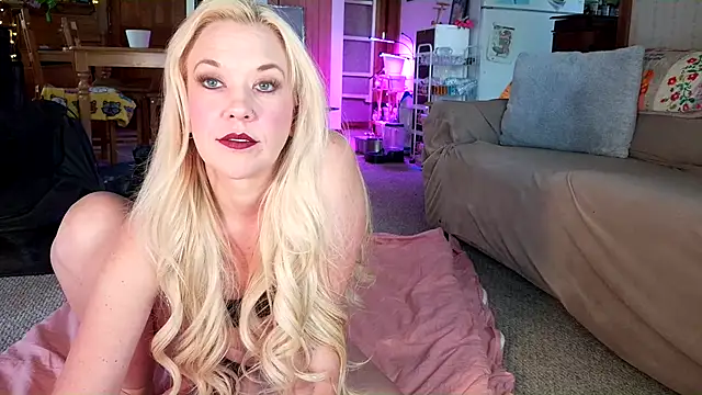 Snapshot of lyra_rose chatting on May 16, 2026, 10:31 pm lyra rose online show from May 16, 2026, 10:31 pm