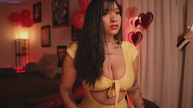 Snapshot of HannahW_ chatting on February 20, 2026, 10:01 pm HannahW online show from February 20, 2026, 10:01 pm