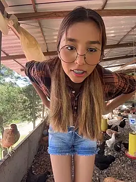Snapshot of coraline_Ro chatting on June 21, 2026, 5:08 pm coraline Ro online show from June 21, 2026, 5:08 pm