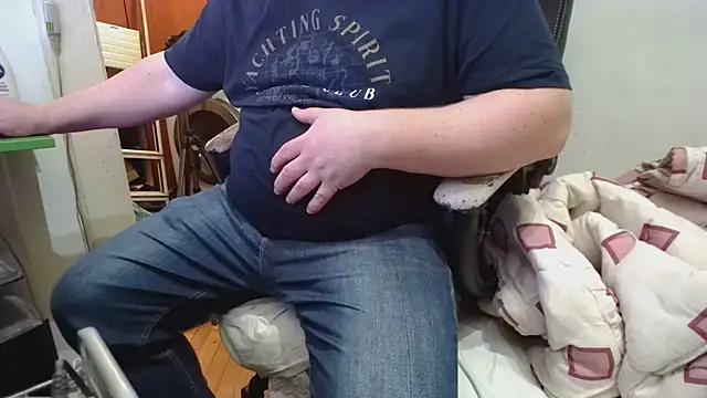 Snapshot of tipko123 chatting on November 17, 2025, 4:55 pm tipko123 online show from November 17, 2025, 4:55 pm